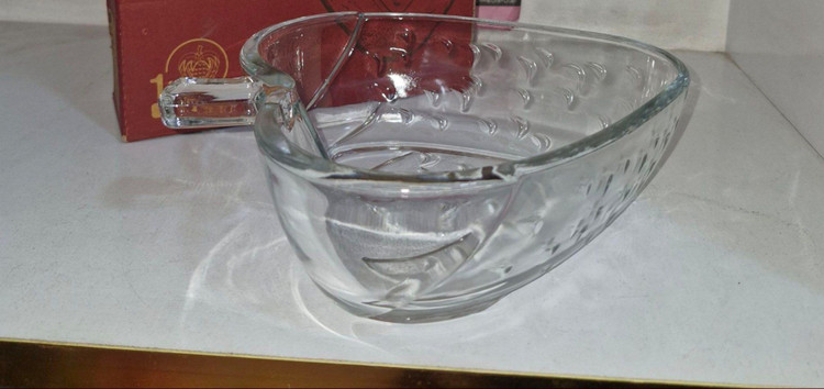 کاسه توت فرنگی کادویی