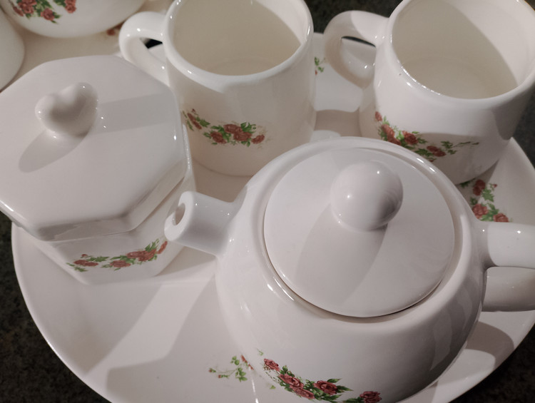 سرویس چایخوری سرامیکی پنج تکه طرحدار